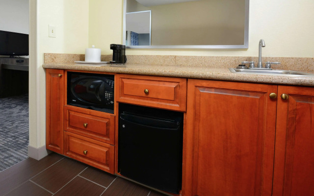 Hampton Inn & Suites Clinton - I-26