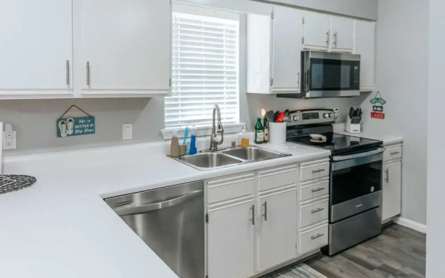 Updated Branson Condo w/ Indoor Pool Access!