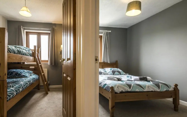 Field View - 3 Bedroom Holiday Home