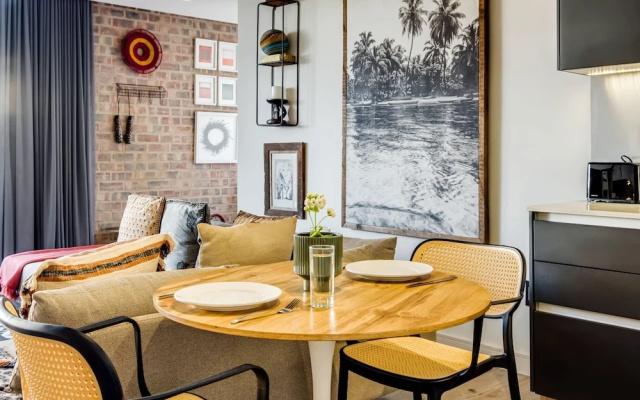 Contemporary Charming Apartment The Urban Edge