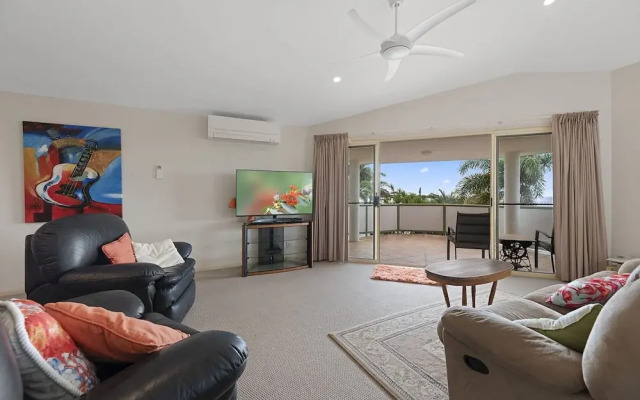 Fabulous Pet Friendly Family Home - 3 Carribean Court