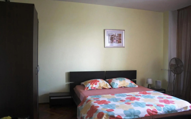 Modern apartment city center 2