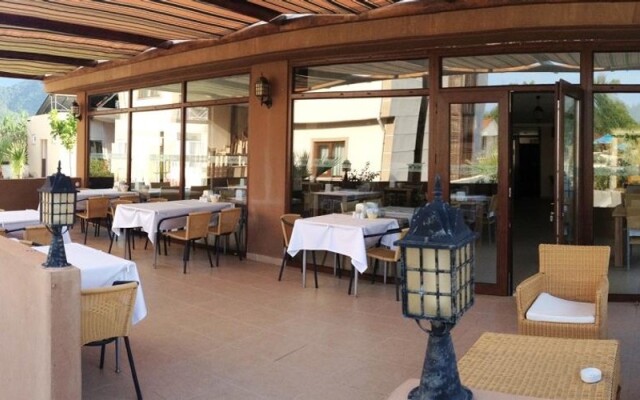 Demirci Hotel