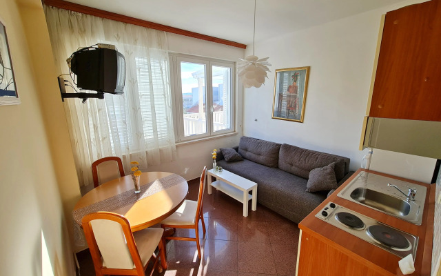 Apartments Damjanka
