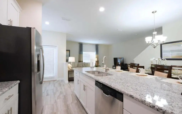 Storey Lake-5 Bedroom Townhouse w/Splashpool-1617ST