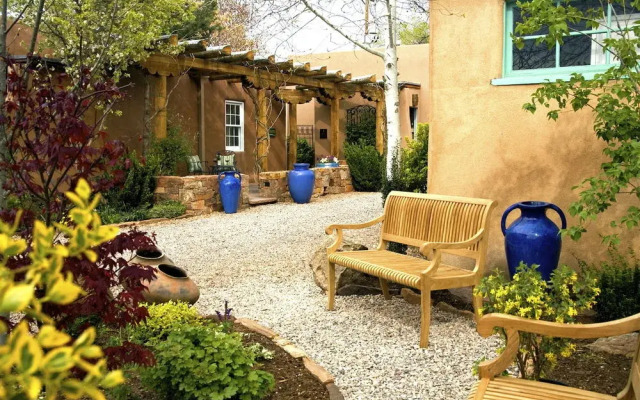 El Farolito Bed & Breakfast Inn