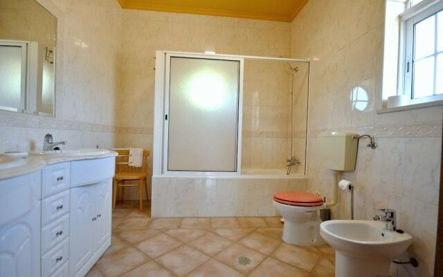 Large Country Villa With Private Pool, Vilamoura