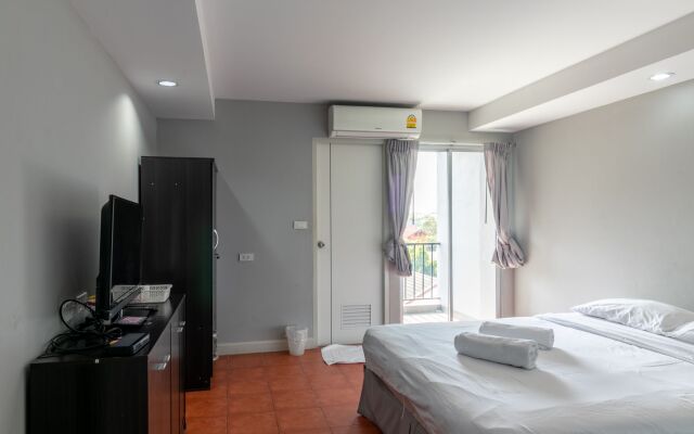 Resortel Lat Phrao 91 By Zuzu