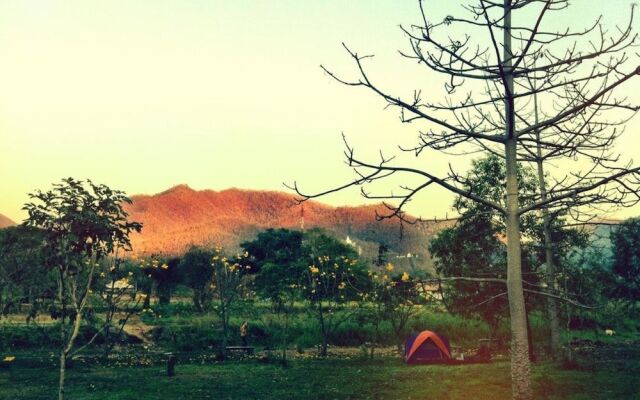 Giant House Riverside