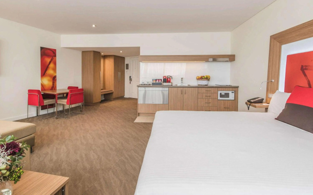Novotel Sydney West HQ Hotel – Guest Rooms – Sydney