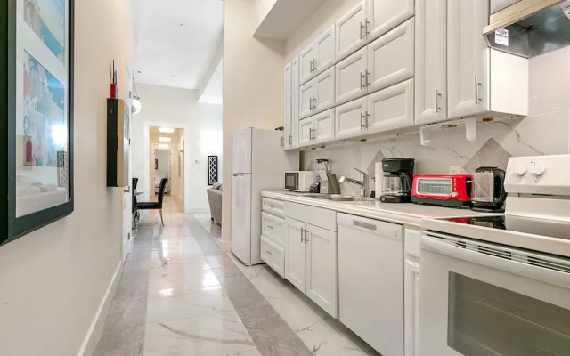 Stunning Condos Near French Quarter