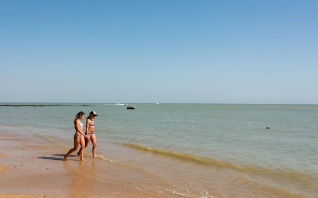 Le Saly Hotel