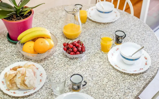 Espinho Family Stays Apartment