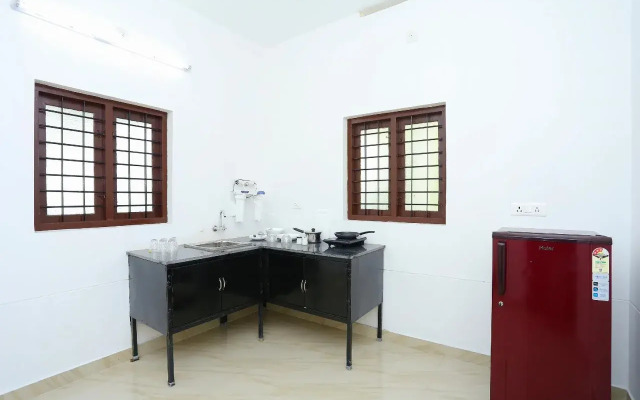 Oyo 25117 Grand Villa