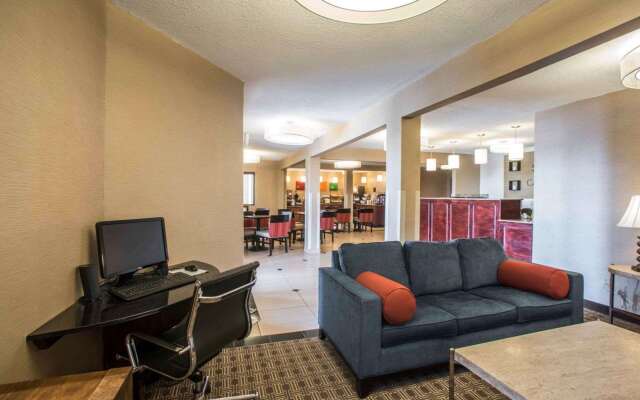 Quality Inn & Suites Boonville - Columbia