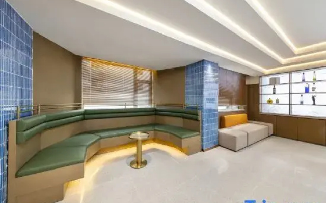 Suisse Place Peking University Third Hospital, Mudanyuan Subway Station Beijing
