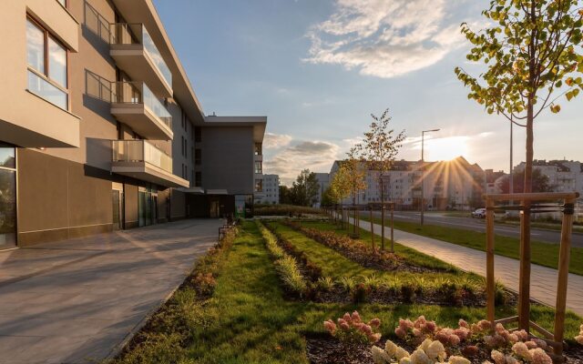 Warsaw Apartment Szajnowicza by Renters