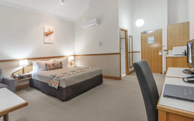 Airport International Hotel Brisbane – Guest Rooms – Brisbane