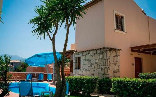 Cosy Holiday Home in Piscopiano With Private Pool