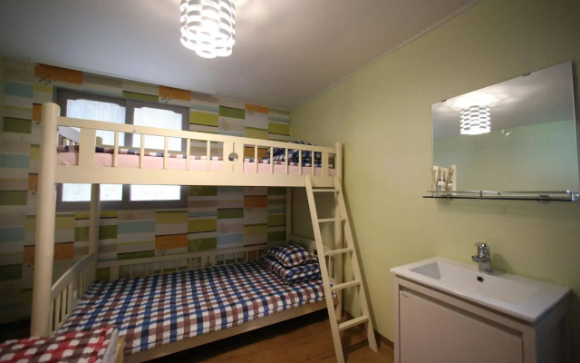 Housetay Guesthouse 2nd Branch