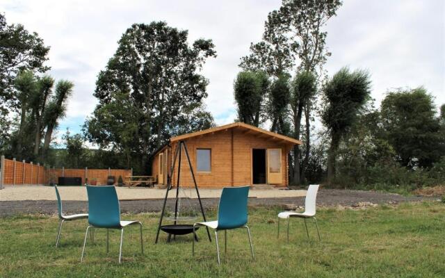 Stunning 5-bed Cabin in Ashton Under Hill