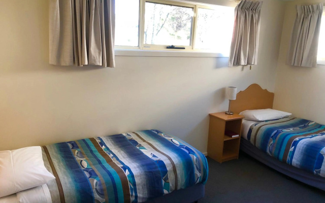 Sheffield Motor Inn – Guest Rooms – Sheffield