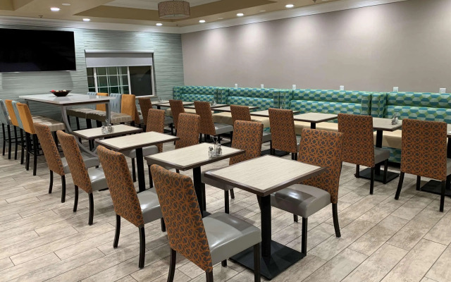 Best Western Plus Wasco Inn & Suites