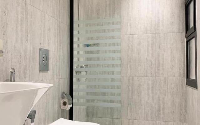 Kease Arid H -8 Luxury Gold Balcony XZ24