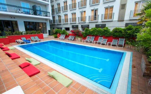 AQUA Hotel Bertran Park