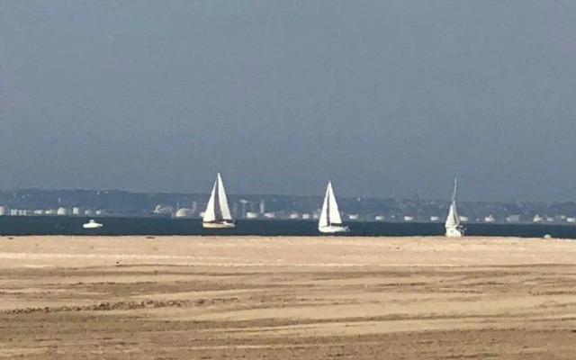 House for 18 People With Cinema Place Morny