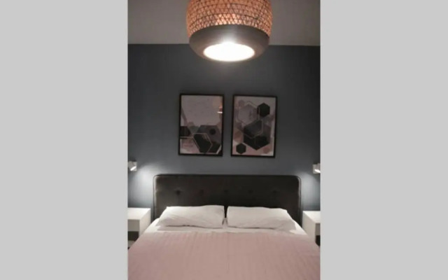 Sliema, Stylish 2 Bedroom Apartment with Parking