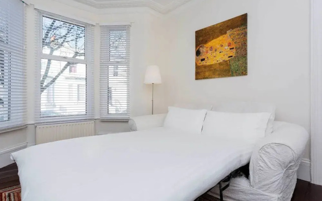 Veeve - French Finesse