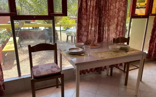 Pets wellcom house with garden