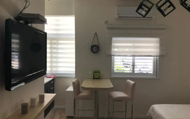 Studio Apartment in Bat-Yam