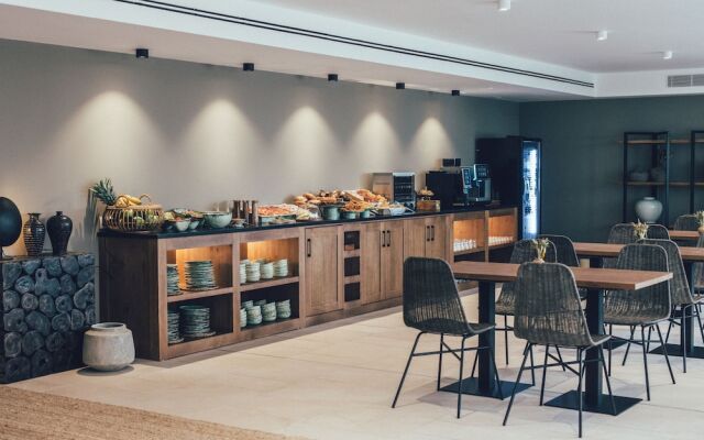 Cala Lanuza Suites