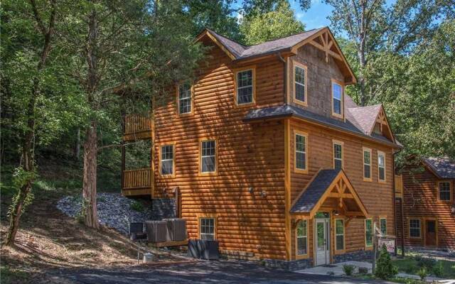 Mirror Pond - Four Bedroom Cabin