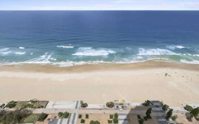 Soul on the Esplanade - HR Surfers Paradise