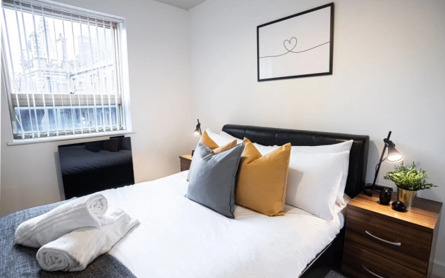 IQuarter Apartment