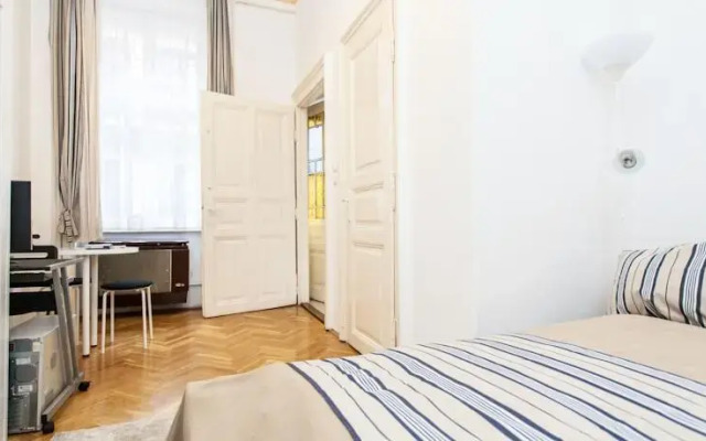 Oktogon Studio Apartment