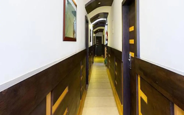 FabHotel Sholas Residency