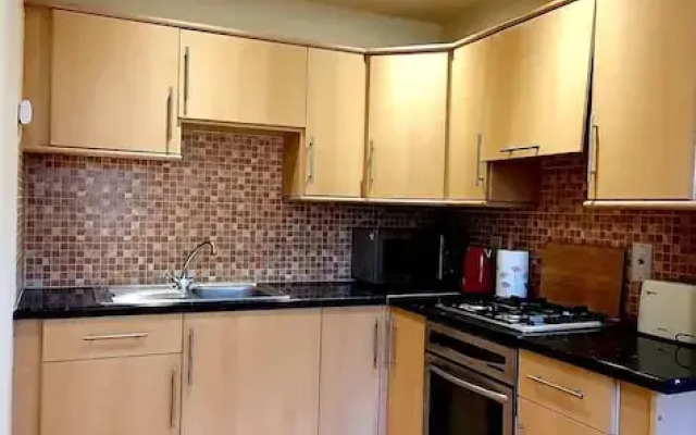 Cosy & Modern Apartment in Central Edinburgh