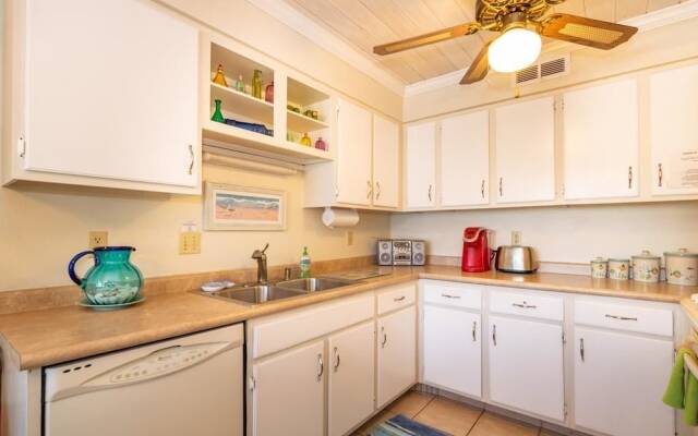 Palm Cay 4