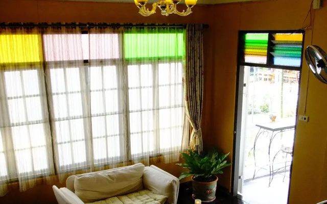 The Gallery 24, Art Cafe Guesthouse Chiang Mai