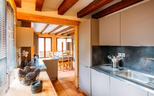 Atmospheric 14-person Chalet in Plagne 1800