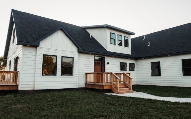 Grand Lodging Company