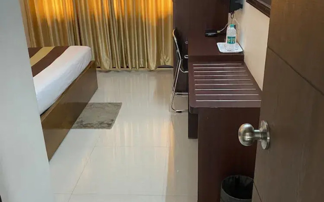 Krishna Kunja By FabHotel