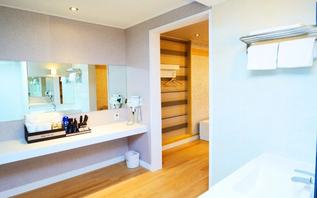 Yeonggwang The One Hotel