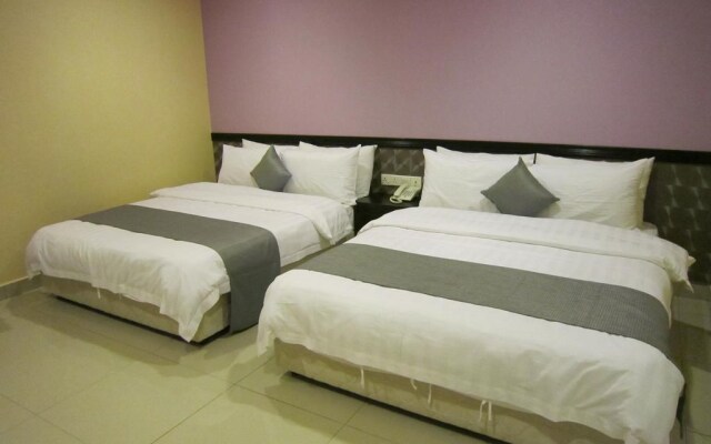 OYO 151 Twin Hotel