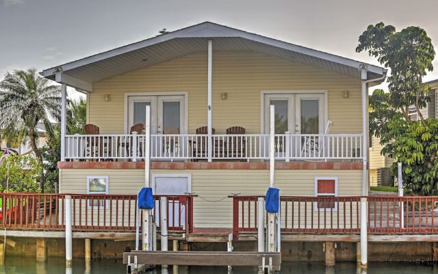 5 Mi to South Padre Island: Port Isabel Cottage!