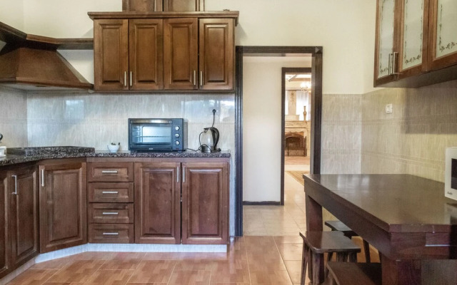 Old City Stylish 4BR by Ahlan Hospitality